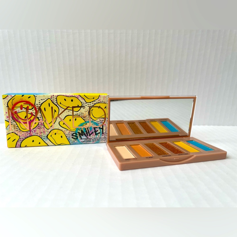 UD X SMILEY® NAKED MUCHO HAPPY MINI EYESHADOW PALETTE